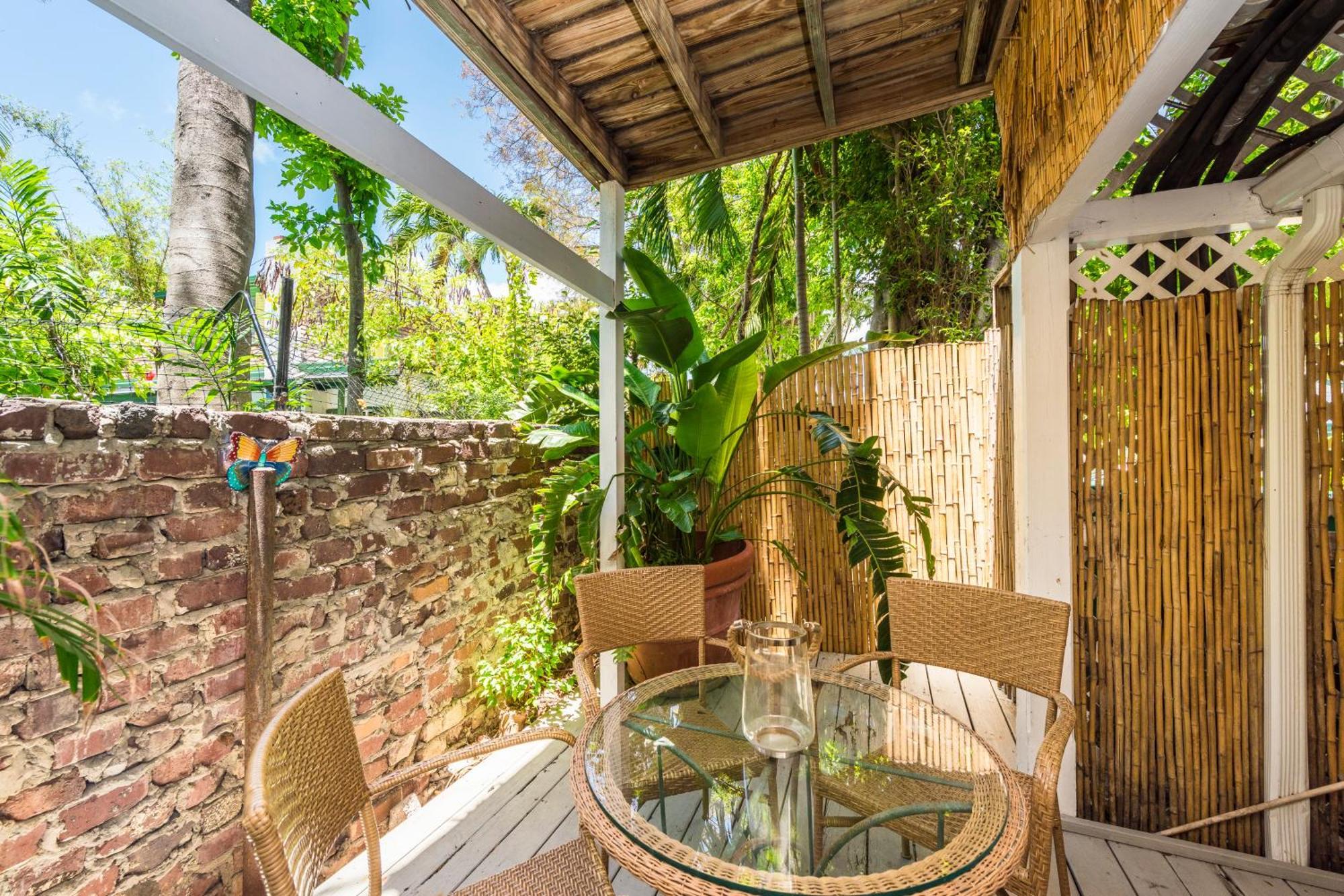 Andrews Inn & Garden Cottages Кі-Вест Номер фото